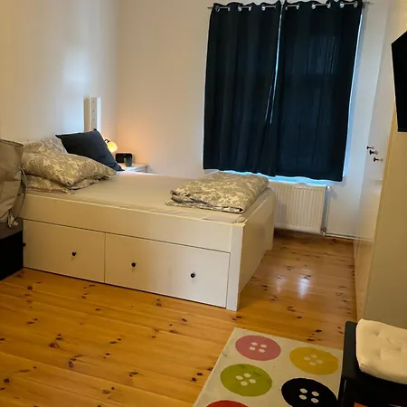 Spacious And Well Equipped Private In An Ubytování v soukromí Berlín