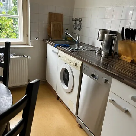 Privatunterkunft Spacious And Well Equipped Private In An